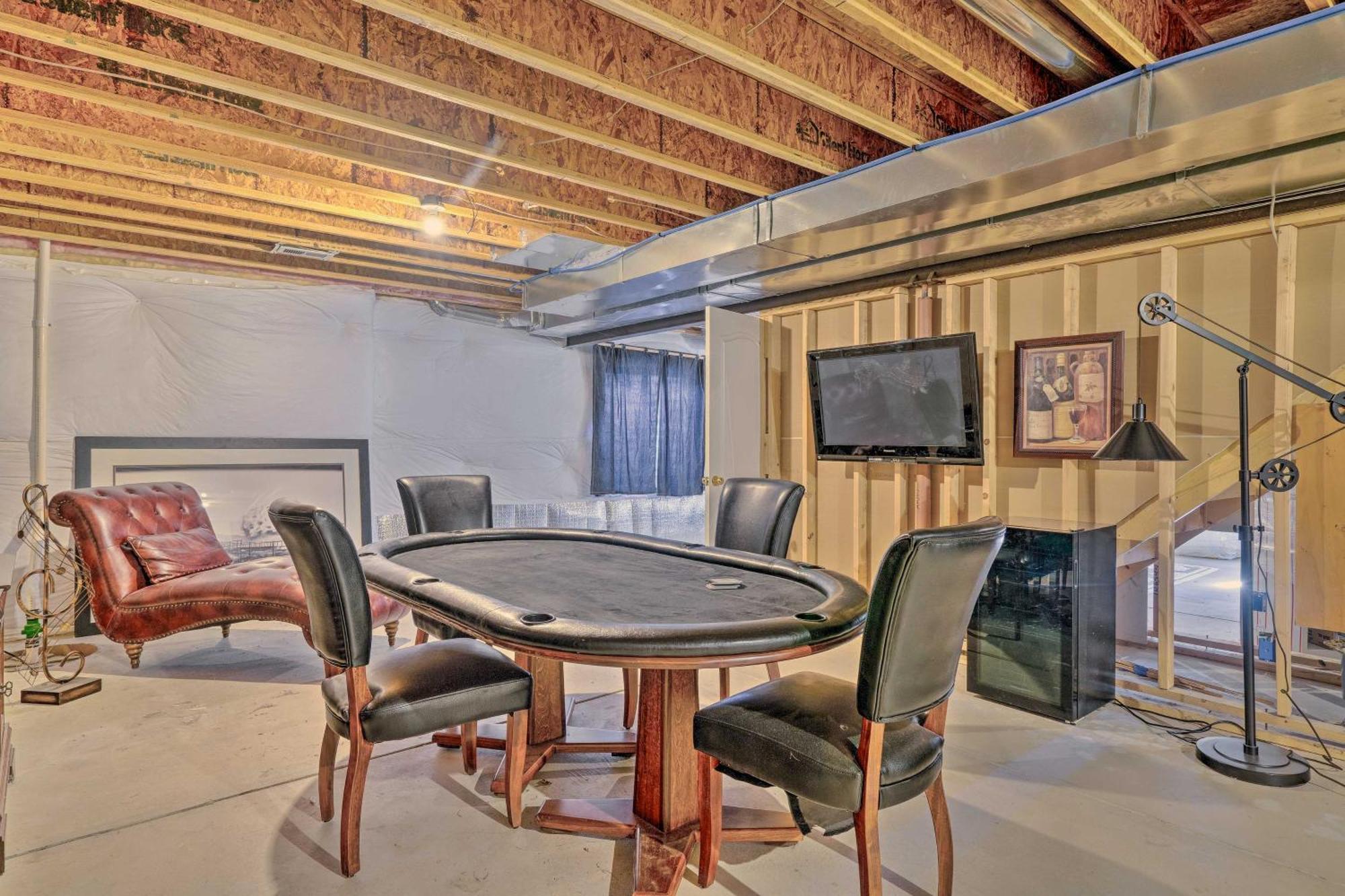 Townhome About 10 Miles To Downtown! Holiday home *