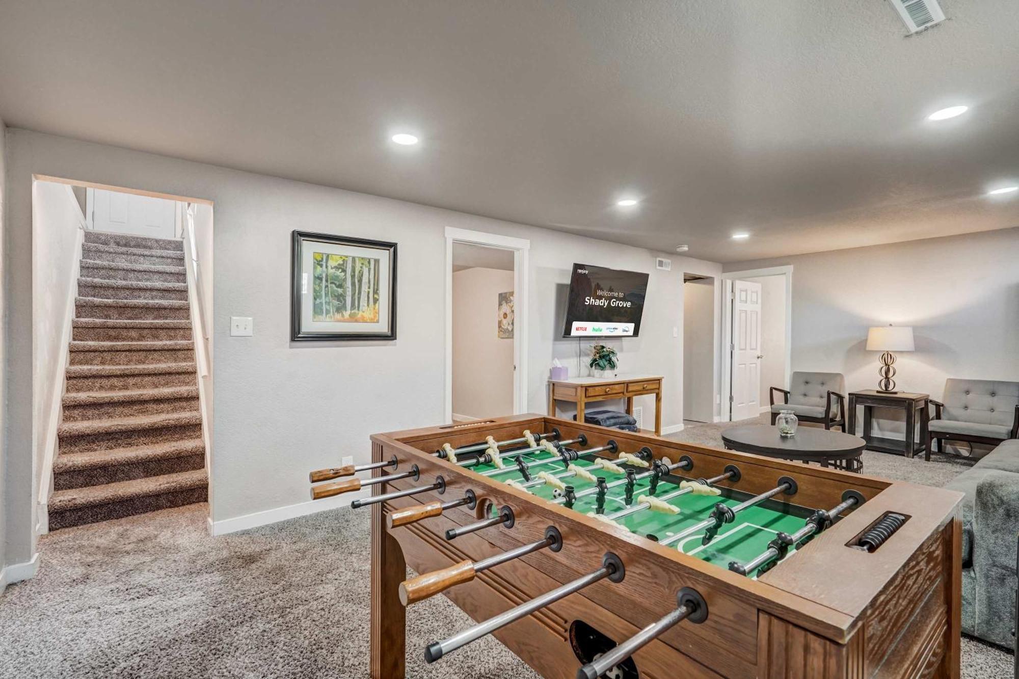 Shady Grove Family W Foosball Walk To Occ Holiday home *