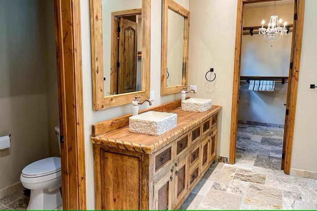 Luxury Mansion W Sauna Shower And Hot Tub Apartment *