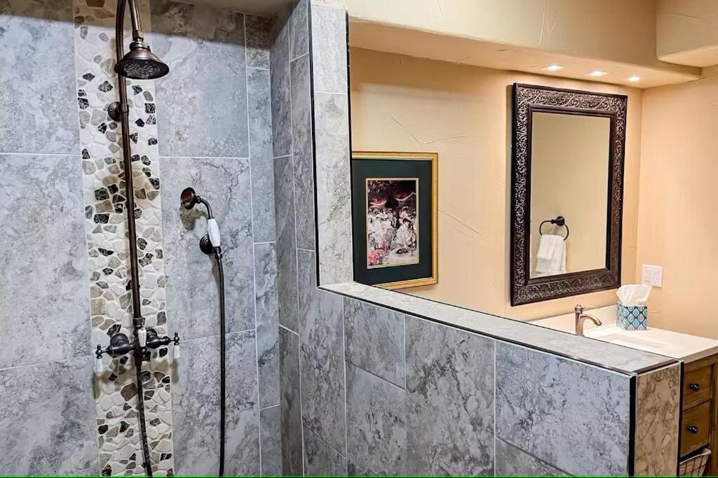 Apartment Luxury Mansion W Sauna Shower And Hot Tub Colorado Springs