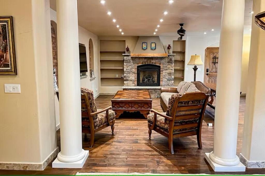 Luxury Mansion W Sauna Shower And Hot Tub Colorado Springs
