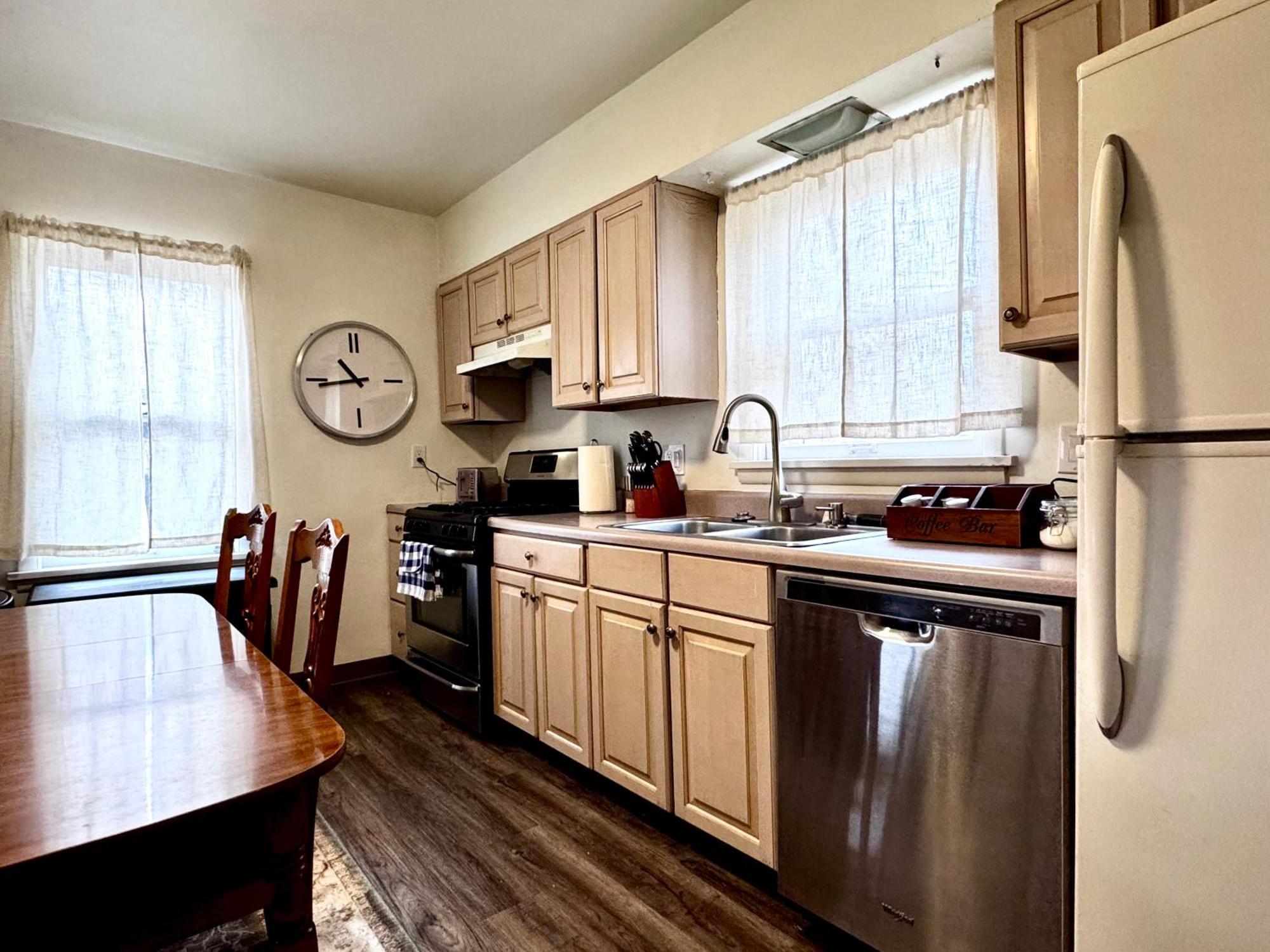 Apartment Spacious 2-bedroom Near Downtown