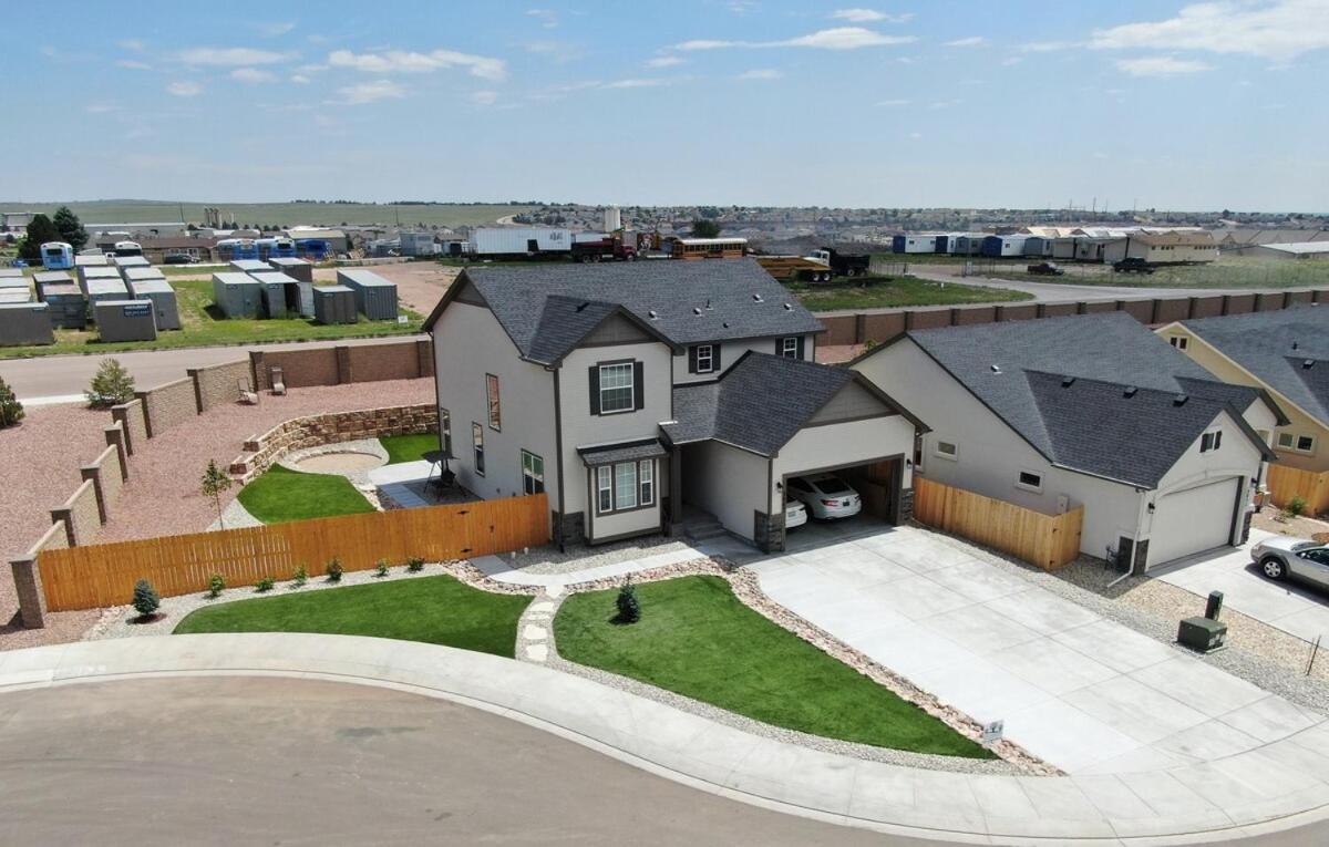 Large Private Corner Lot With Hot Tub On Cul-de-sac Holiday home *