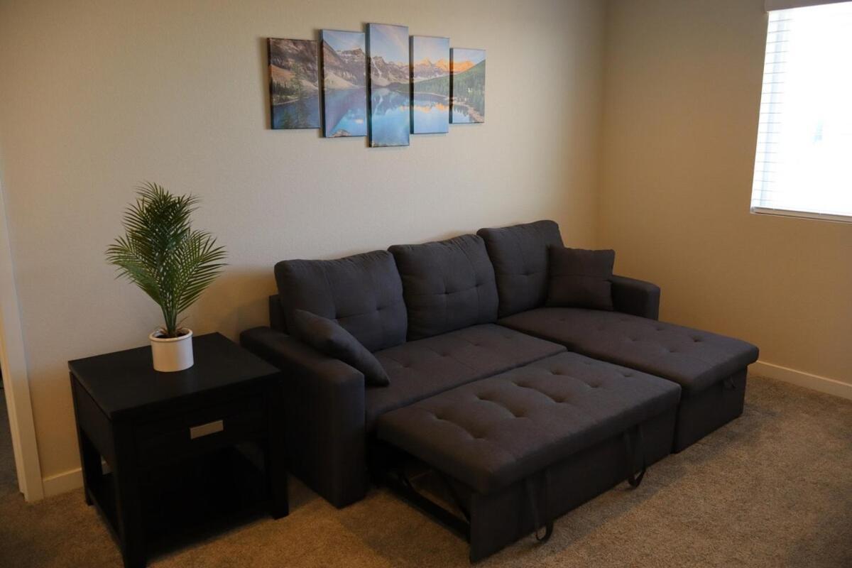 Large Private Corner Lot With Hot Tub On Cul-de-sac