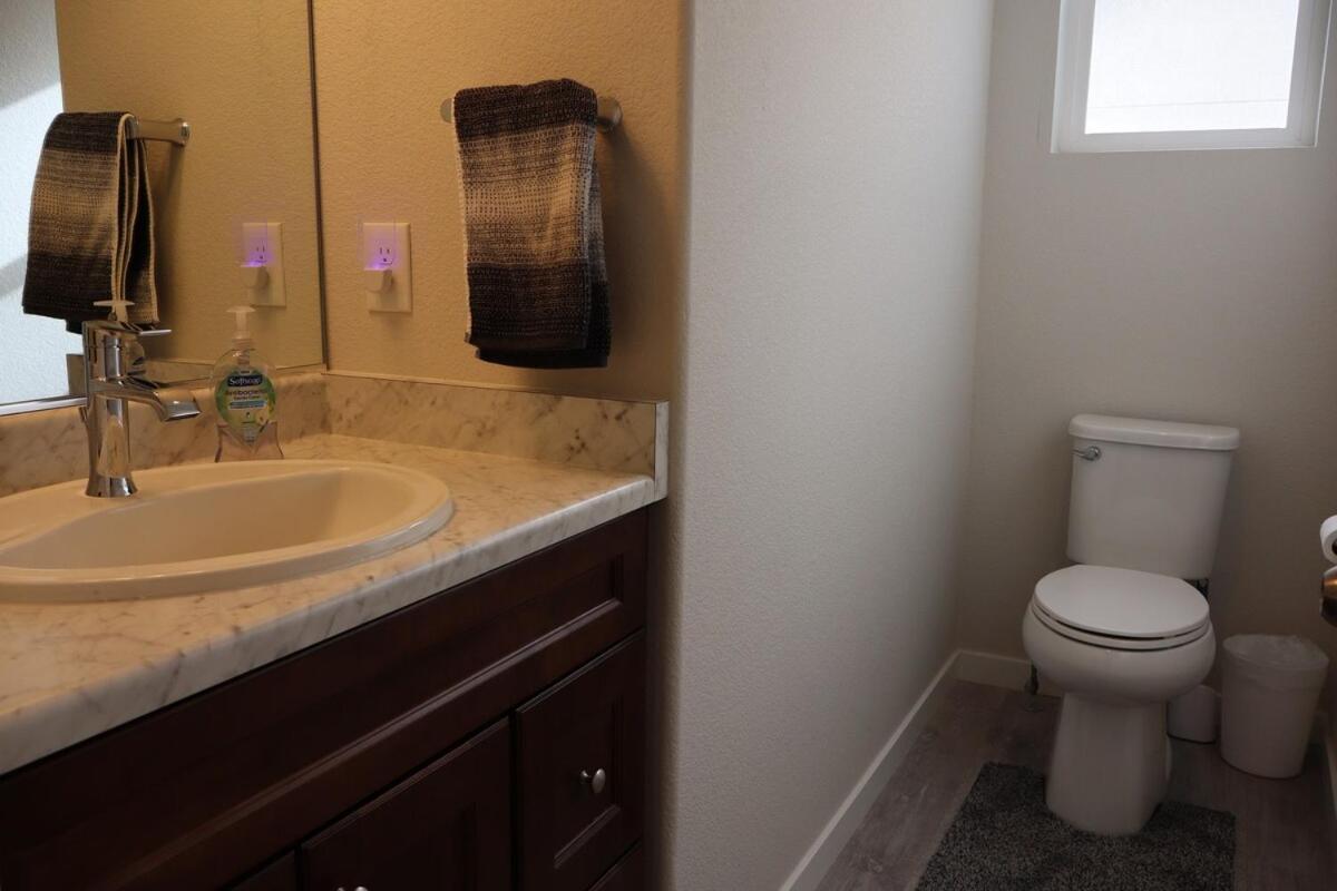 Large Private Corner Lot With Hot Tub On Cul-de-sac Holiday home Colorado Springs
