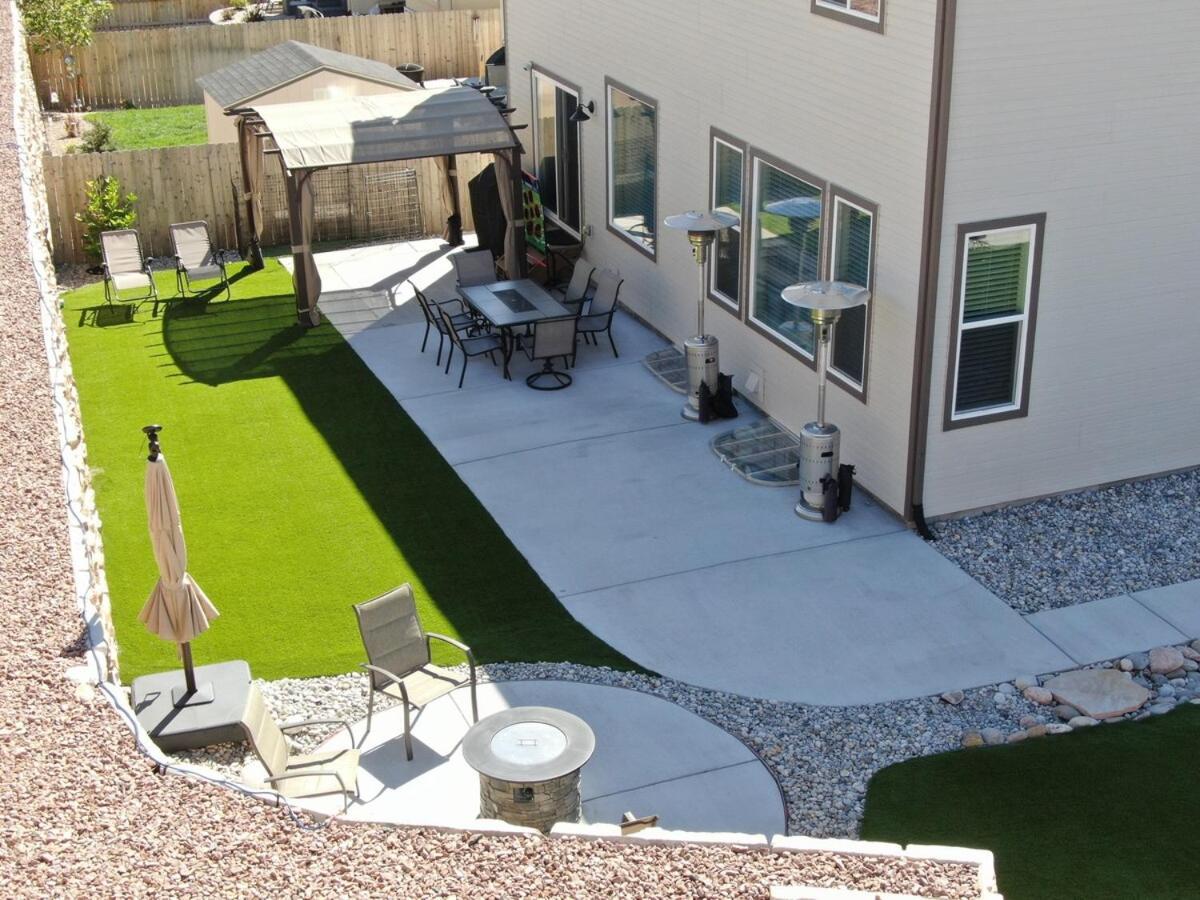 Large Private Corner Lot With Hot Tub On Cul-de-sac *