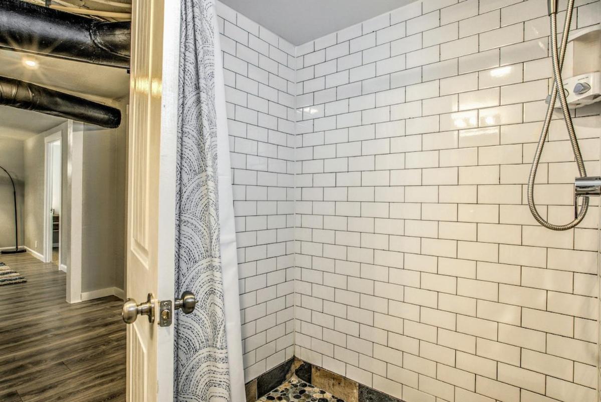 Apartment Olympic Flat Downtown W Hot Tub Bbq & Fire Pit *