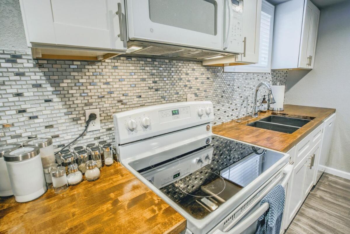 Olympic Flat Downtown W Hot Tub Bbq & Fire Pit Apartment *