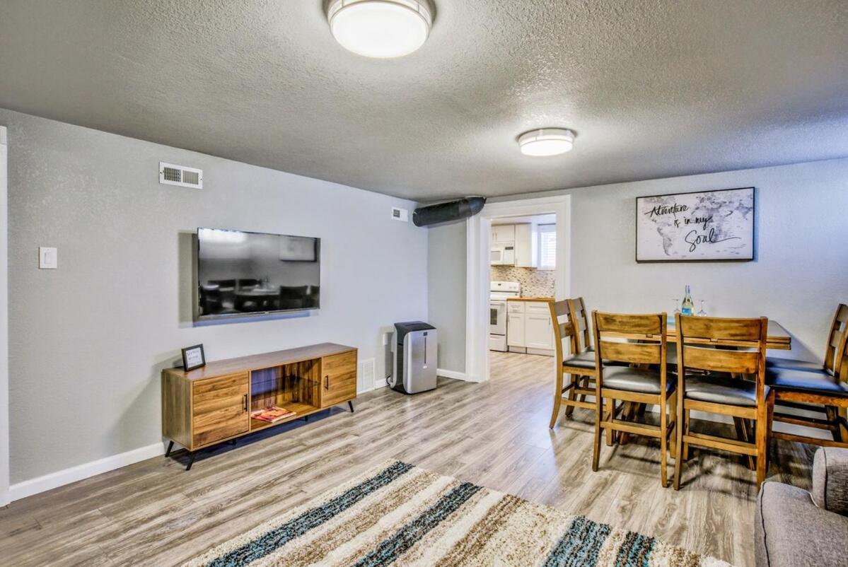 Olympic Flat Downtown W Hot Tub Bbq & Fire Pit *