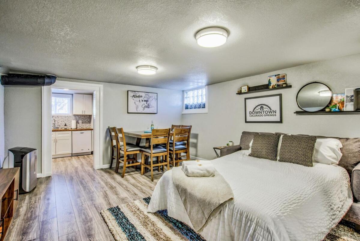 Olympic Flat Downtown W Hot Tub Bbq & Fire Pit Apartment *