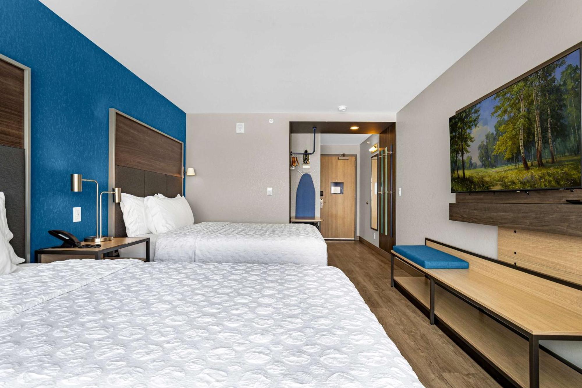Tru By Hilton Airport Hotel