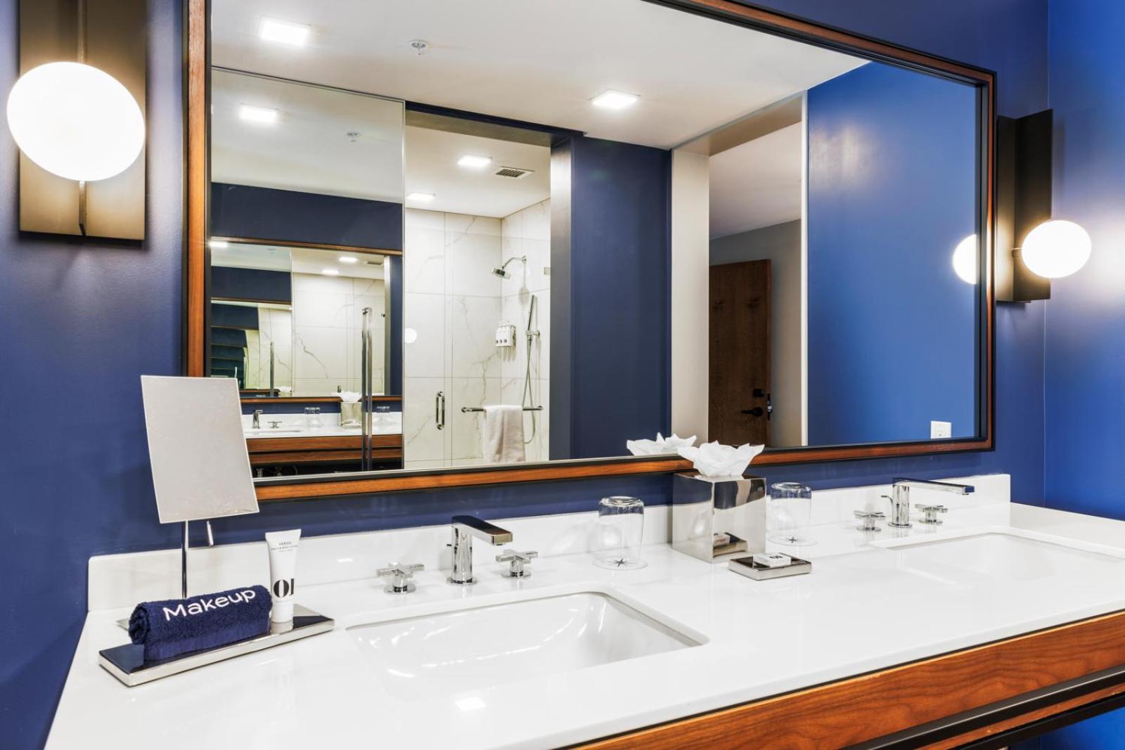 Polaris Hotel 4*