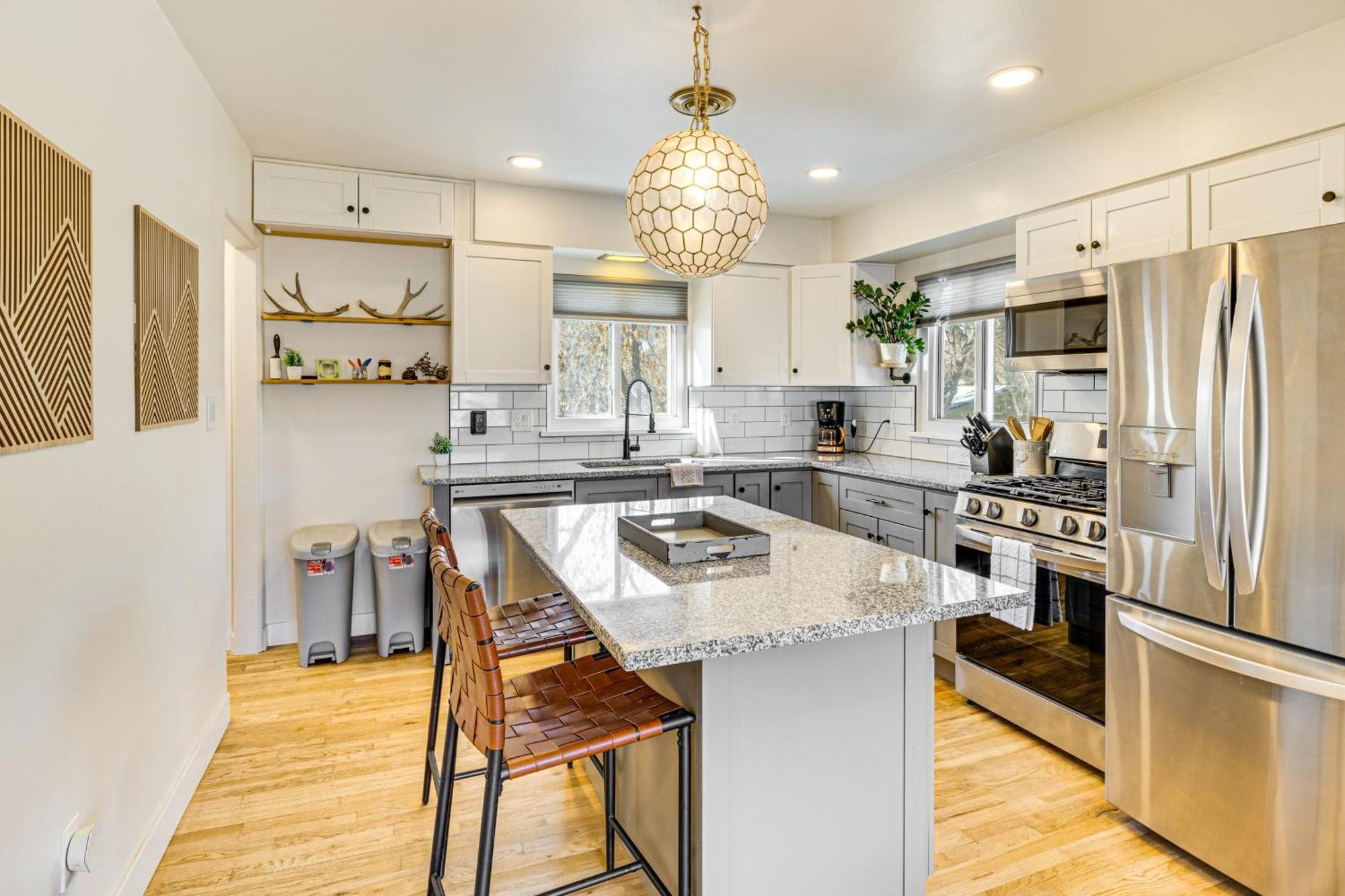 2 Mi To Downtown With Grill! * Colorado Springs