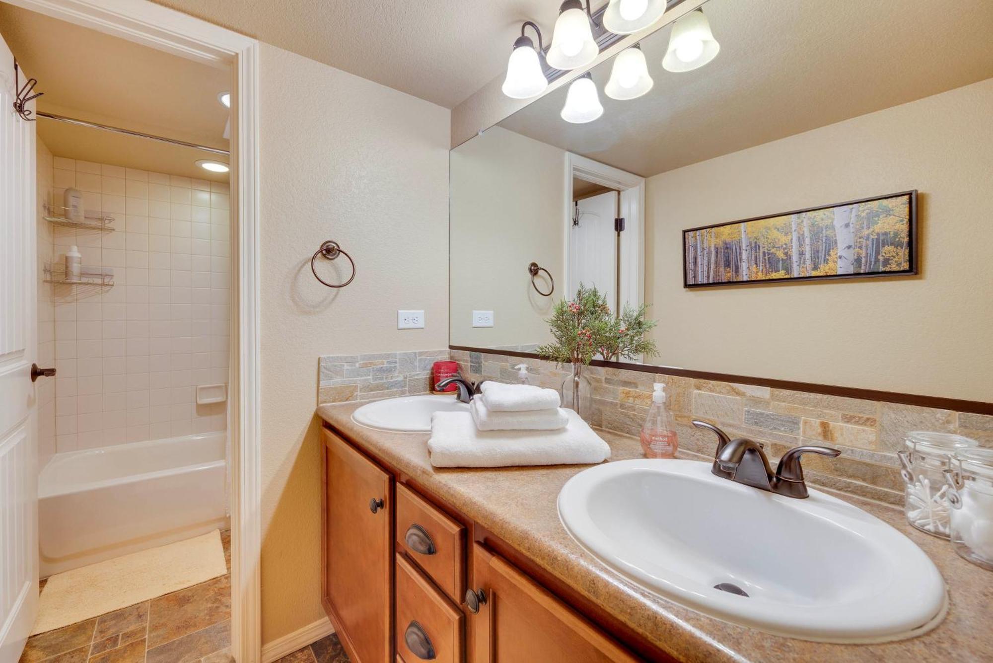 Mtn-view Paradise Near Usafa In Colorado Springs! *