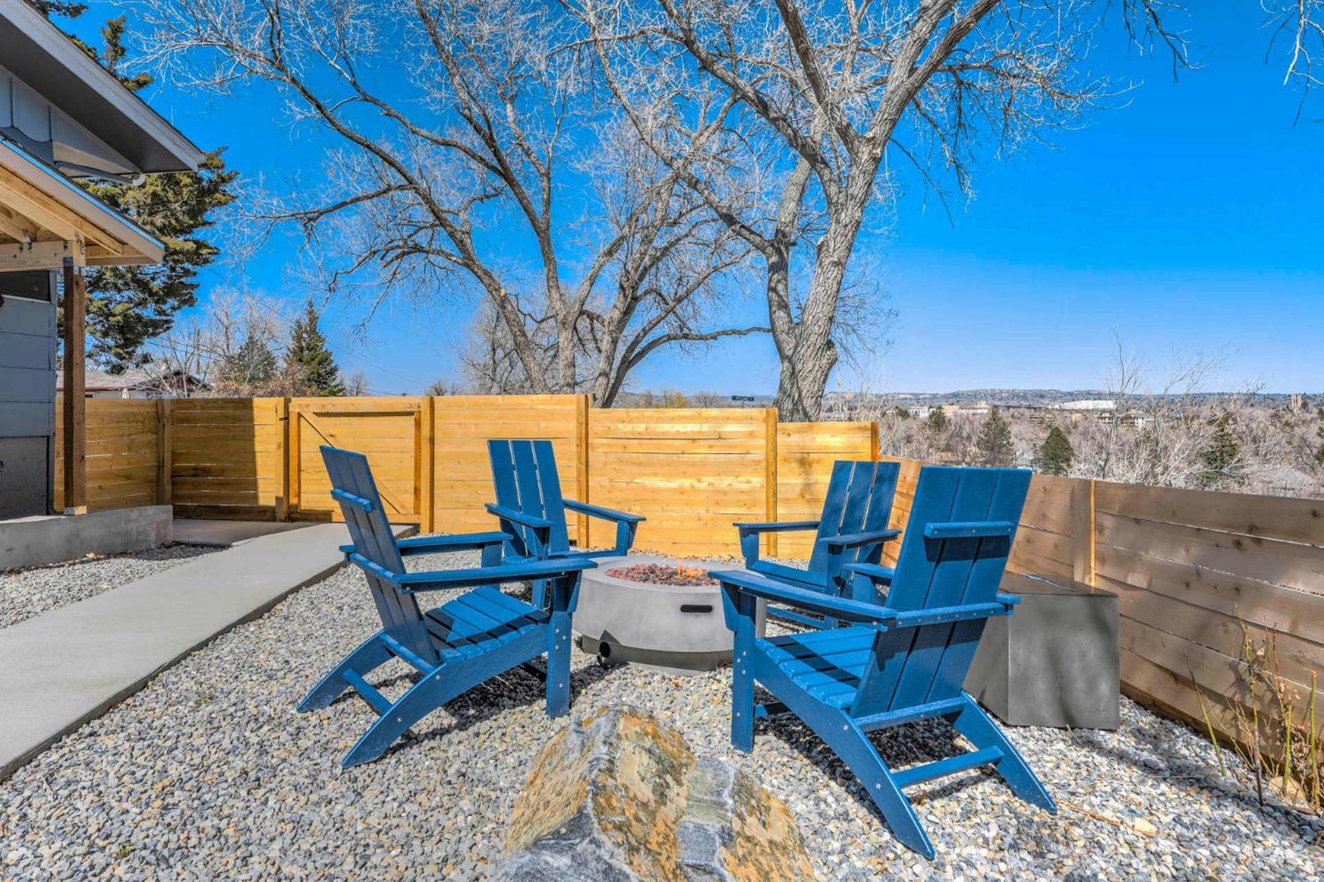 Skyline Estate Hot Tub Spacious Yard & Views *