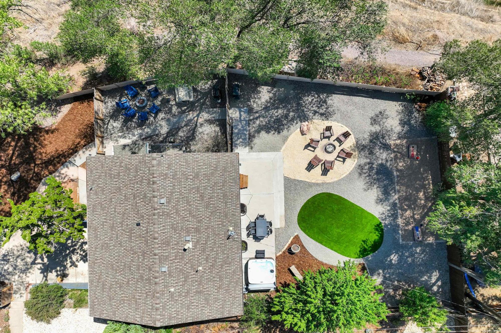 Skyline Estate Hot Tub Spacious Yard & Views Holiday home *
