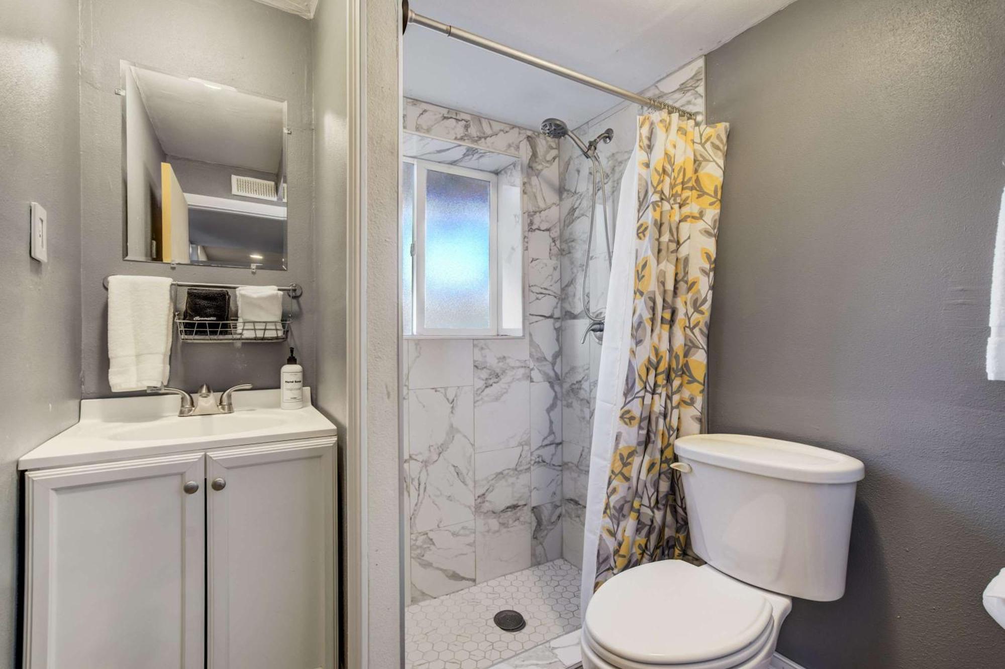 Runaway Escapade Smarttvs Sleeps10 Fullkitchen Self-entry Holiday home