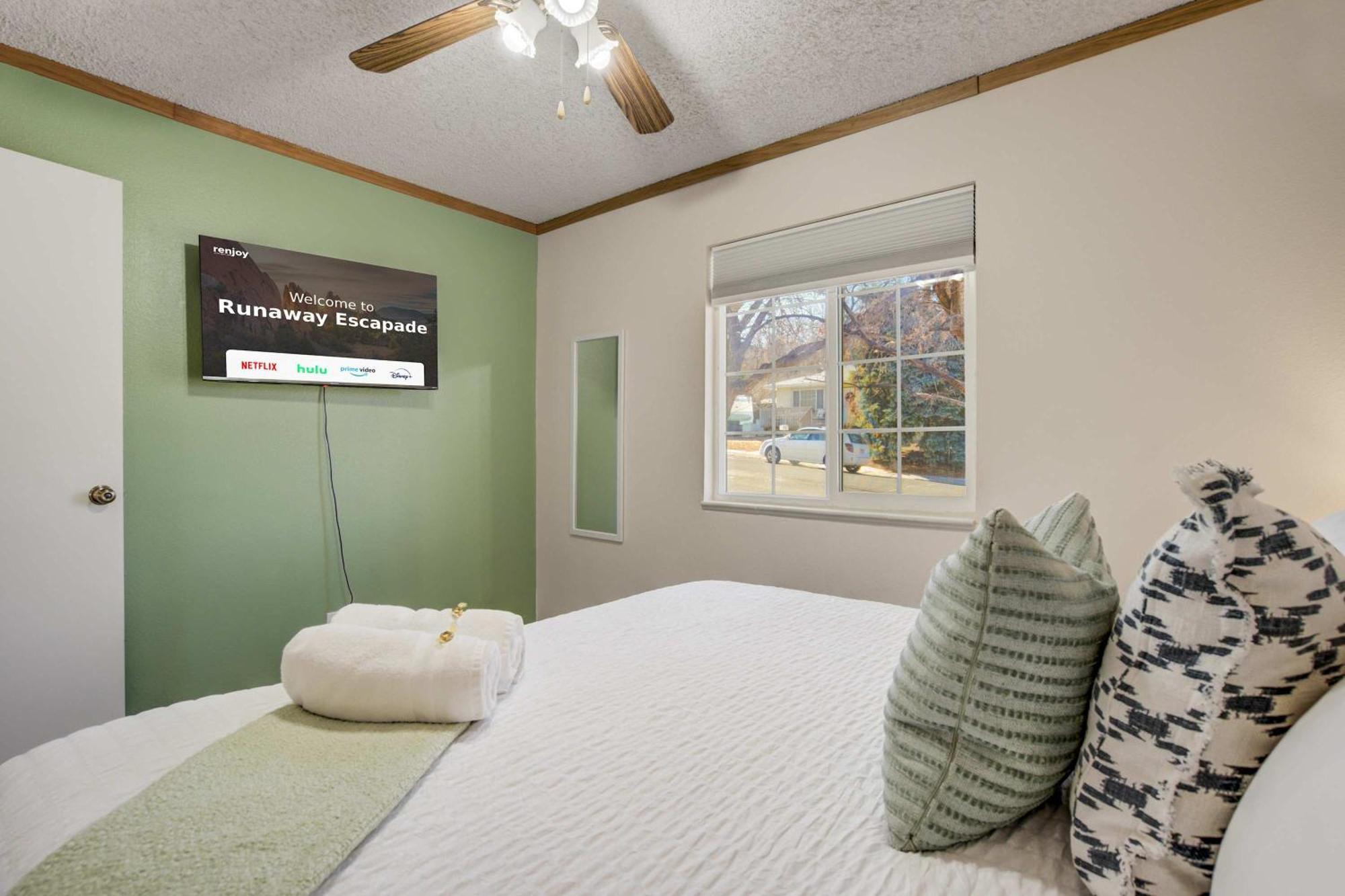 Holiday home Runaway Escapade Smarttvs Sleeps10 Fullkitchen Self-entry