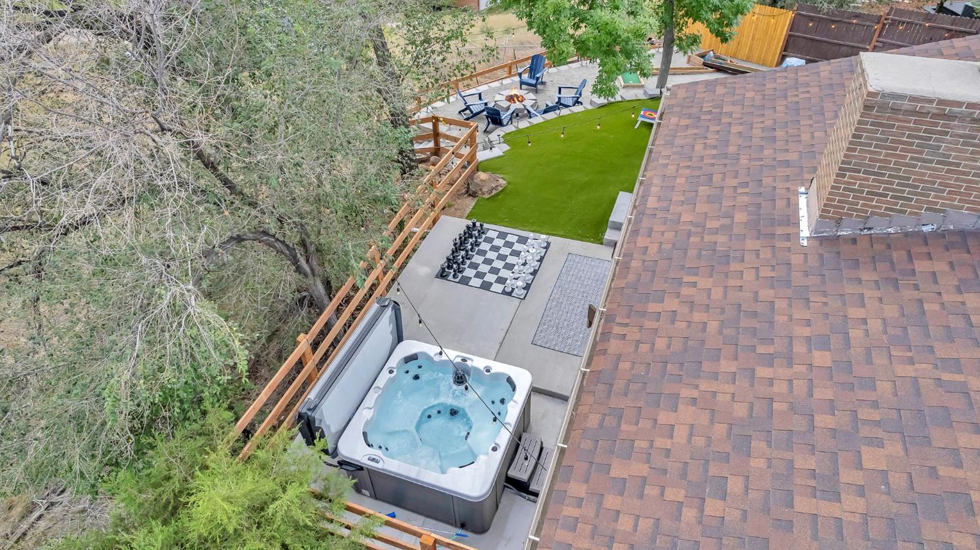 Mountain Views Climbing Mini Golf Hot Tub Holiday home *