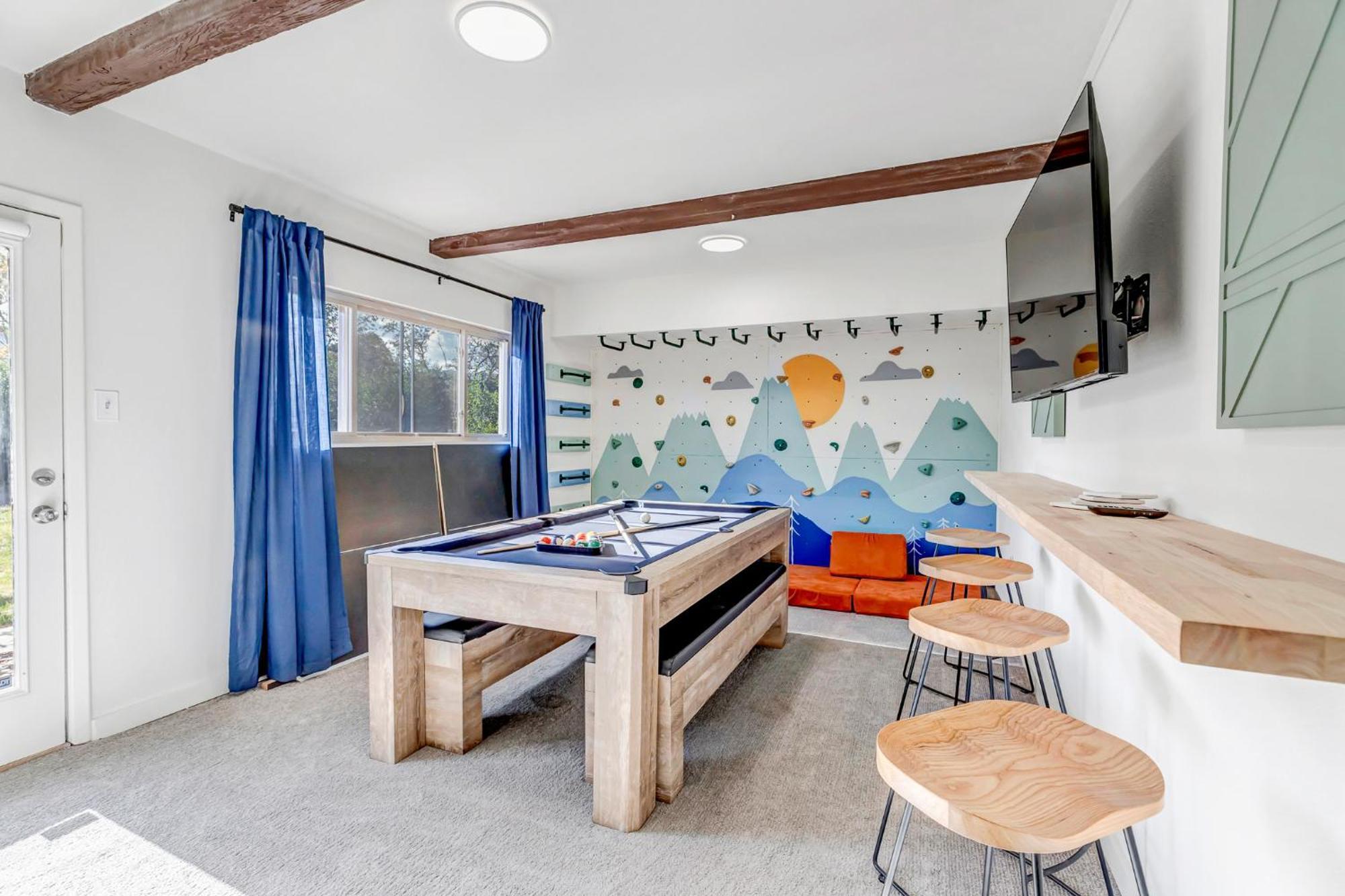Mountain Views Climbing Mini Golf Hot Tub Holiday home