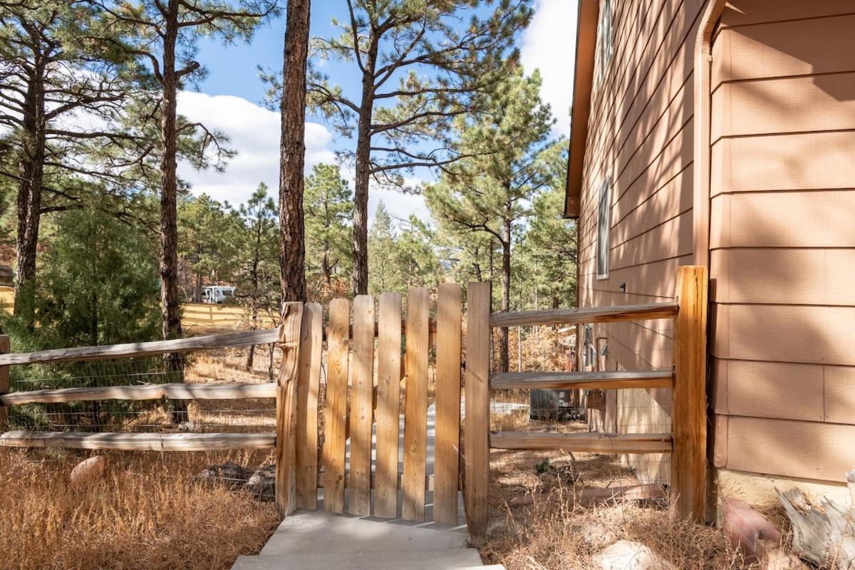 Cozy Getaway - Perfect Base For Exploring Apartment Colorado Springs