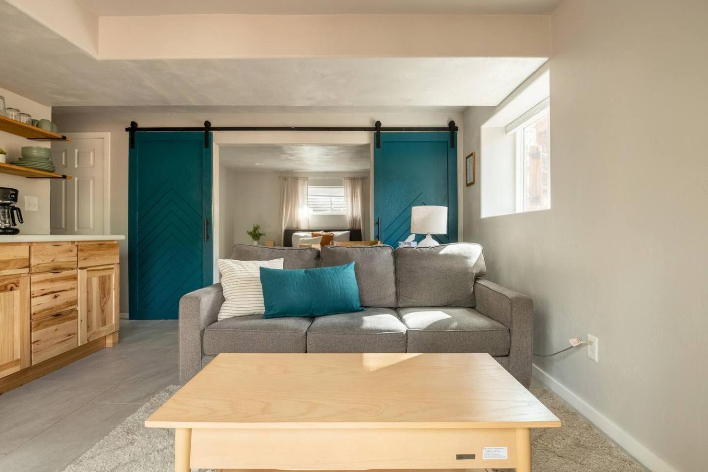 Cozy Getaway - Perfect Base For Exploring Apartment