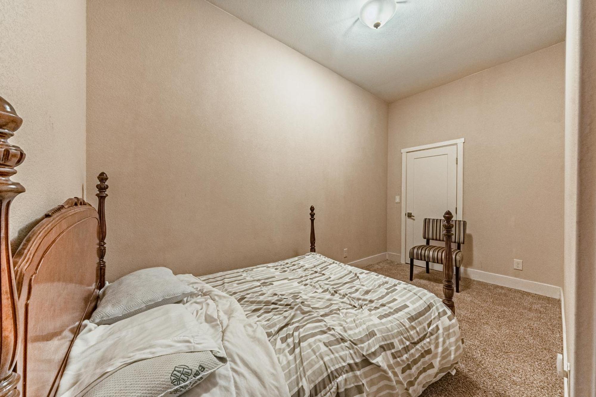 Huge Cozy With Many Bedrooms In Ivywild * Colorado Springs