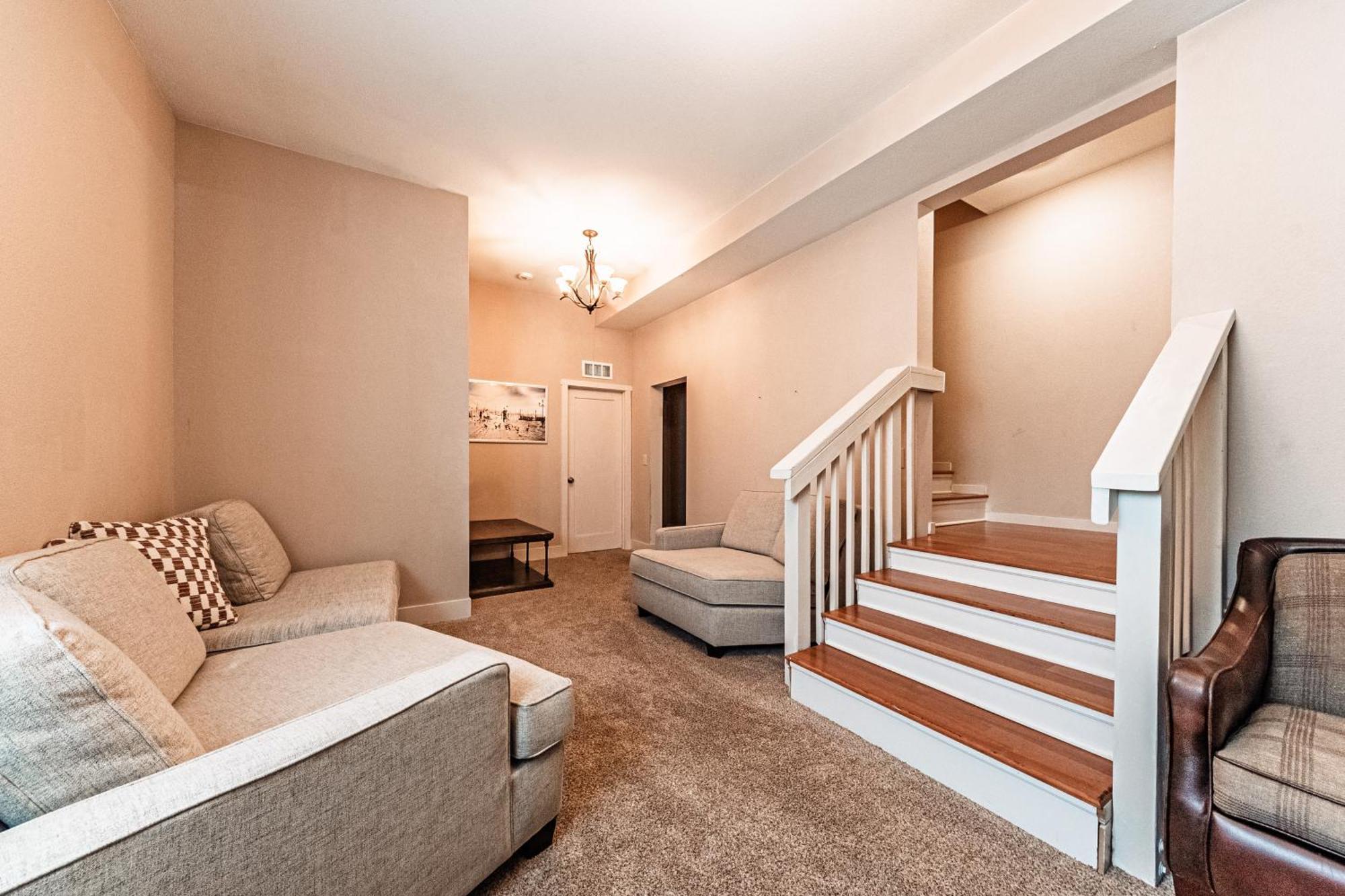 Huge Cozy With Many Bedrooms In Ivywild Colorado Springs