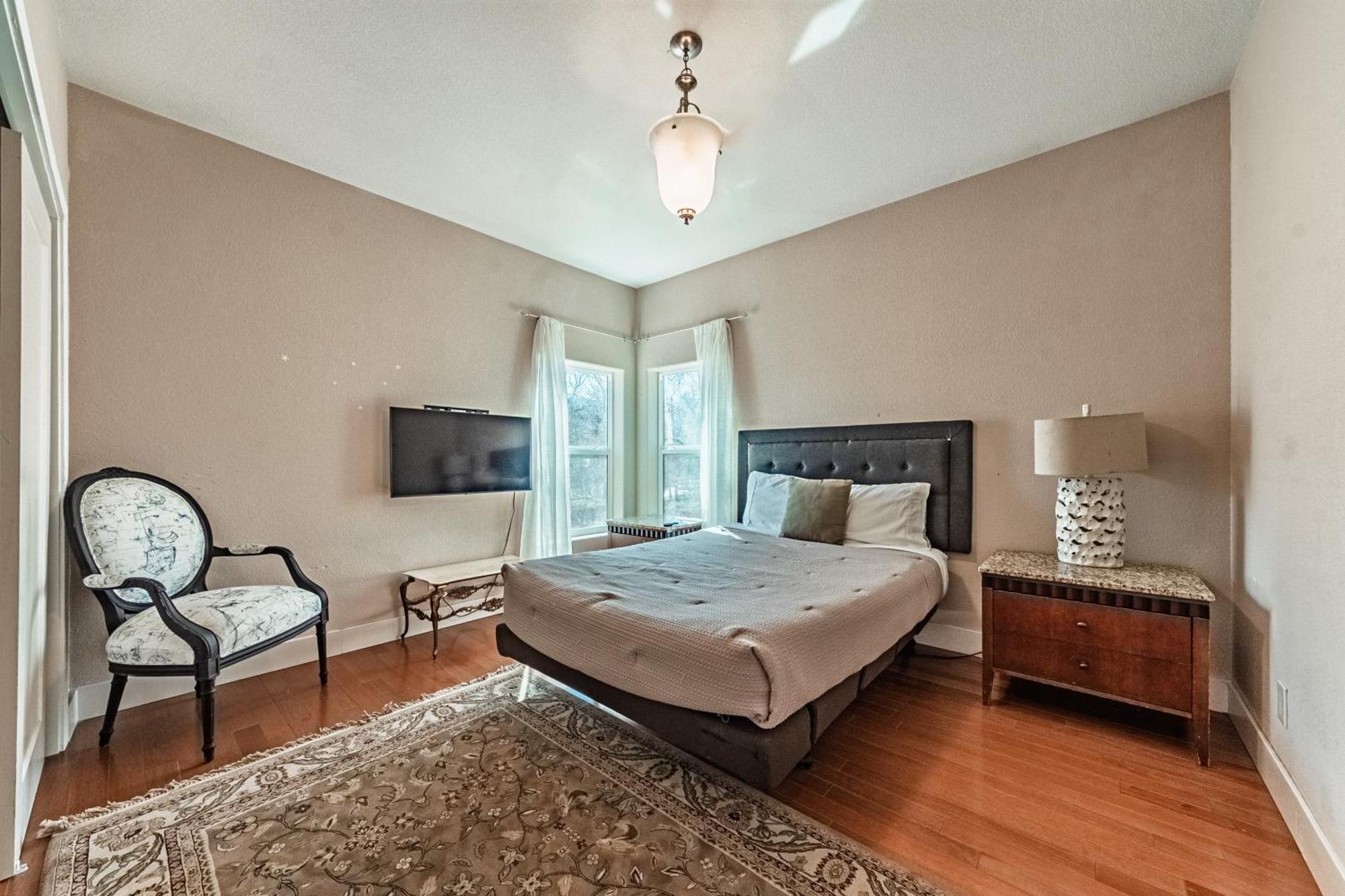 Huge Cozy With Many Bedrooms In Ivywild * Colorado Springs
