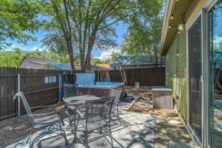 The Watermelon Hot Tub Bbq-grill King-bed Rokutv 800mbps-wifi Backyard Parking