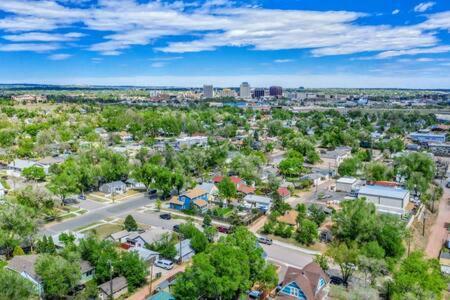 The Watermelon Hot Tub Bbq-grill King-bed Rokutv 800mbps-wifi Backyard Parking * Colorado Springs