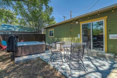 Holiday home The Watermelon Hot Tub Bbq-grill King-bed Rokutv 800mbps-wifi Backyard Parking *