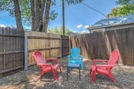 The Watermelon Hot Tub Bbq-grill King-bed Rokutv 800mbps-wifi Backyard Parking Holiday home Colorado Springs