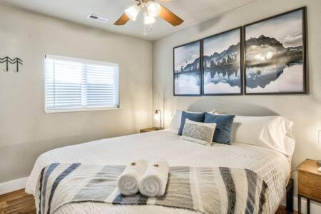 Holiday home The Watermelon Hot Tub Bbq-grill King-bed Rokutv 800mbps-wifi Backyard Parking Colorado Springs