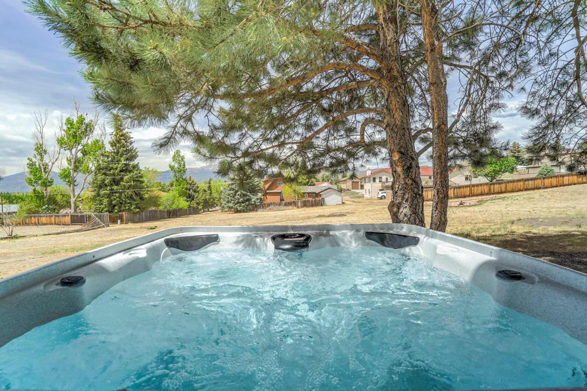 Foxwood Acres Family Hot Tub & Mountain Views *