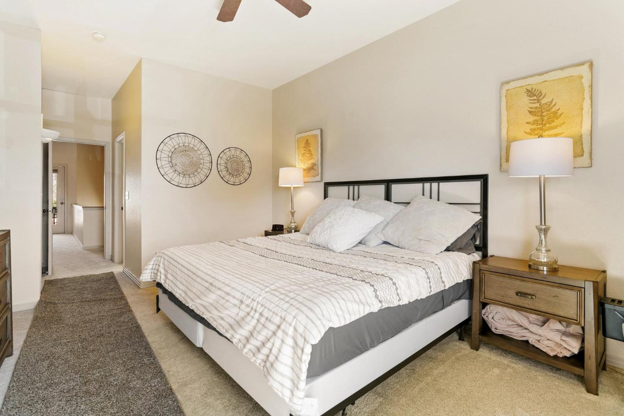 Executive Townhouse To
