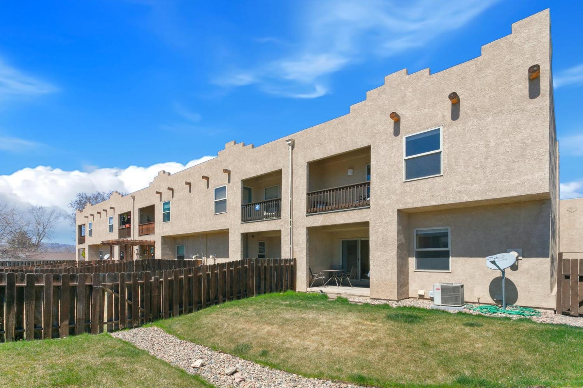 Executive Townhouse To Holiday home Colorado Springs