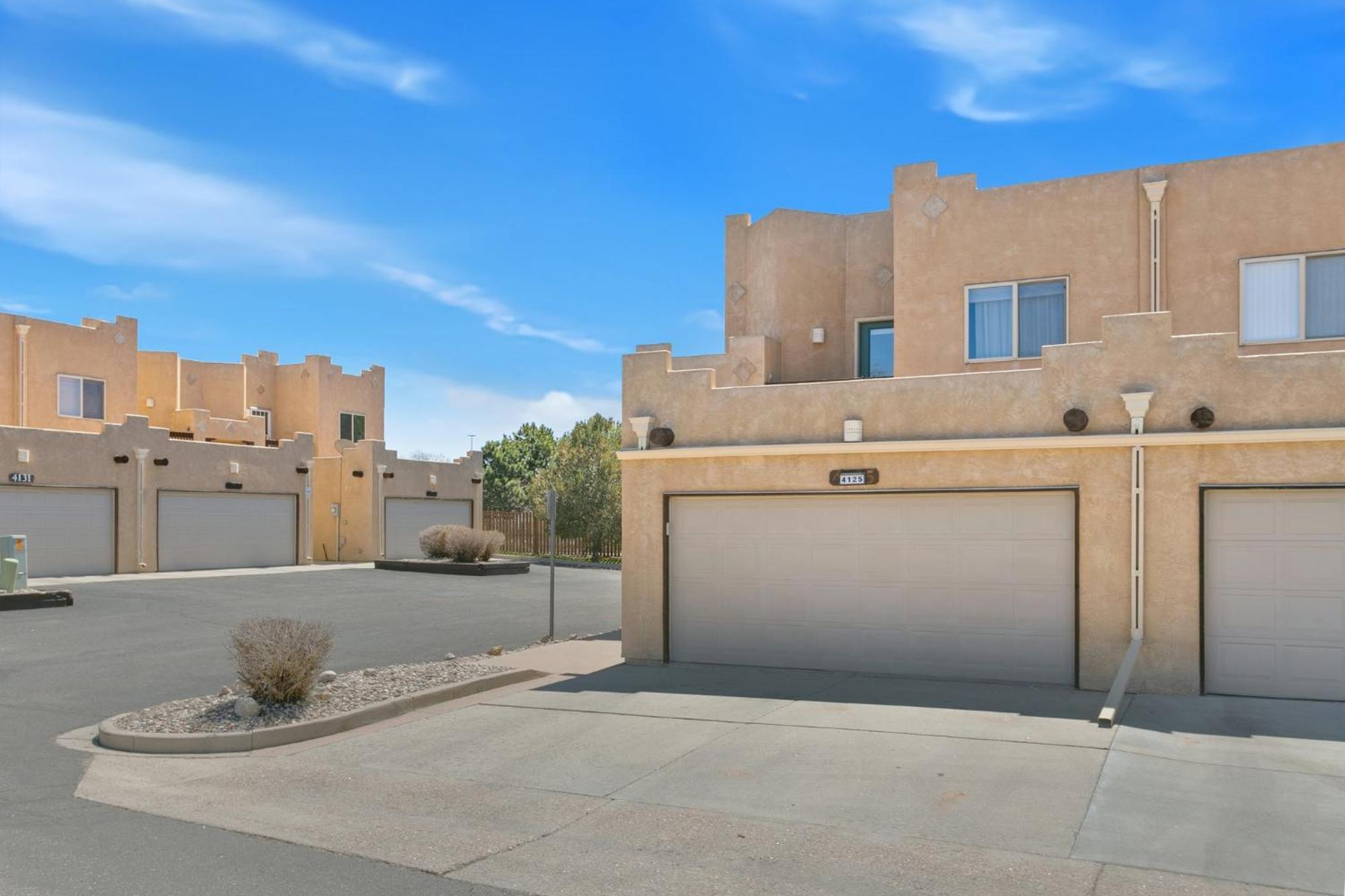 Executive Townhouse To