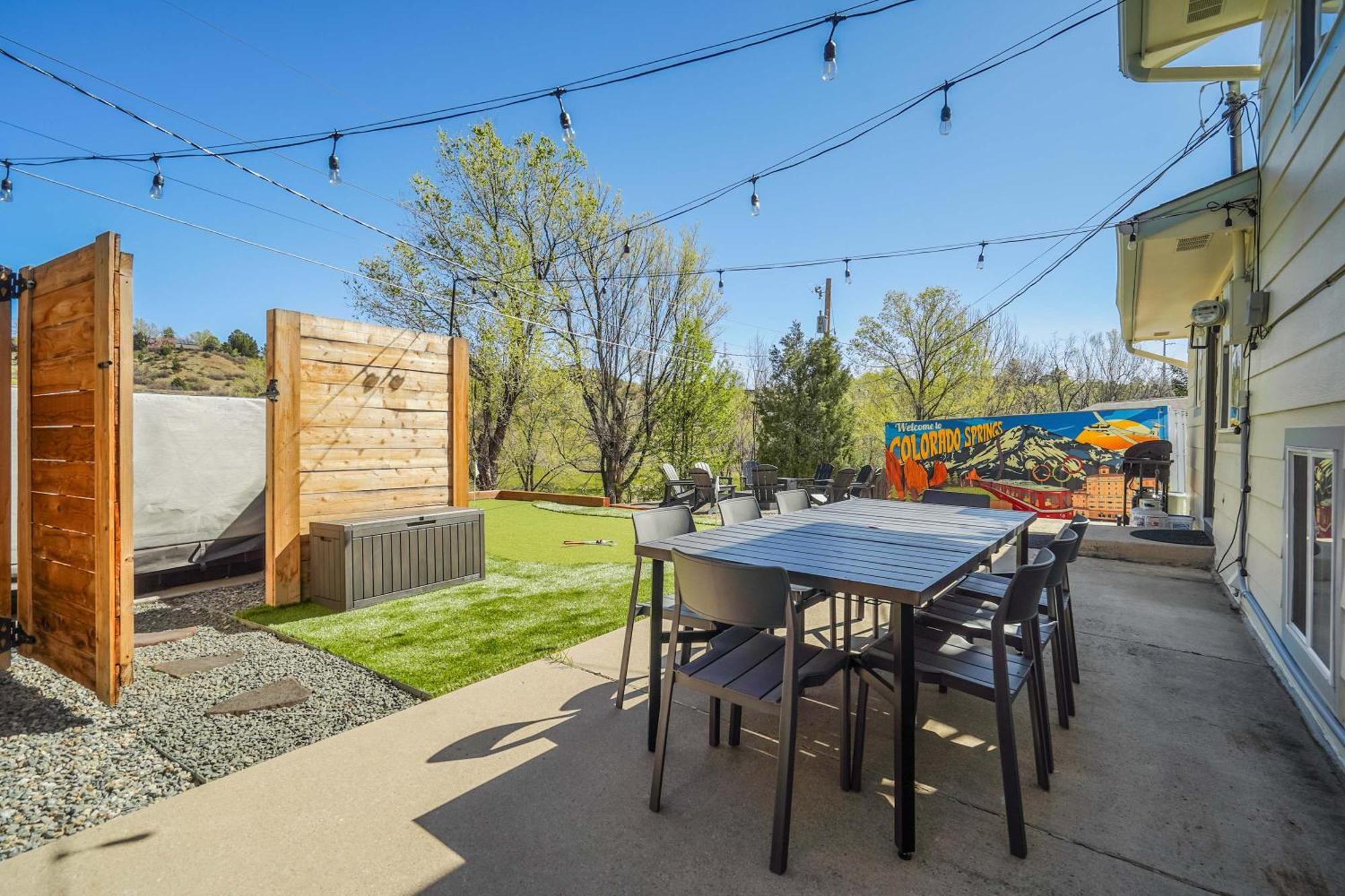 Tonka Estate Backyard Oasis W Hot Tub & Sauna Holiday home Colorado Springs