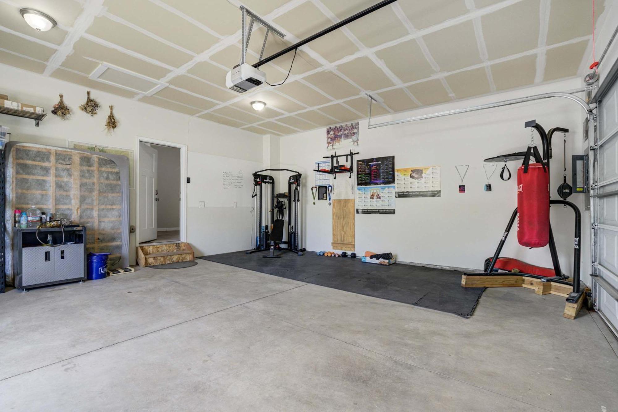 Power Haus Scenic Escape W Gym & Outdoor Bbq