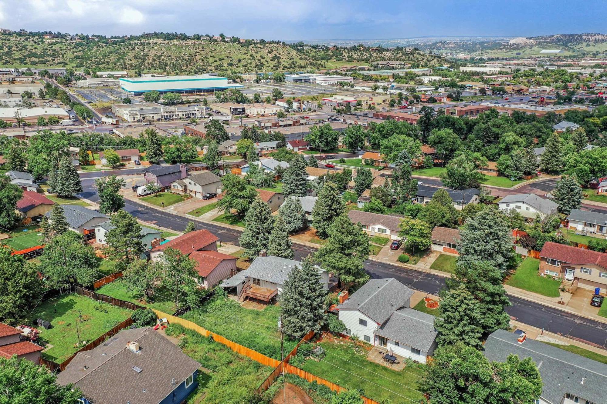 3 Bedroom Minutes Away From Garden Of The Gods Holiday home Colorado Springs