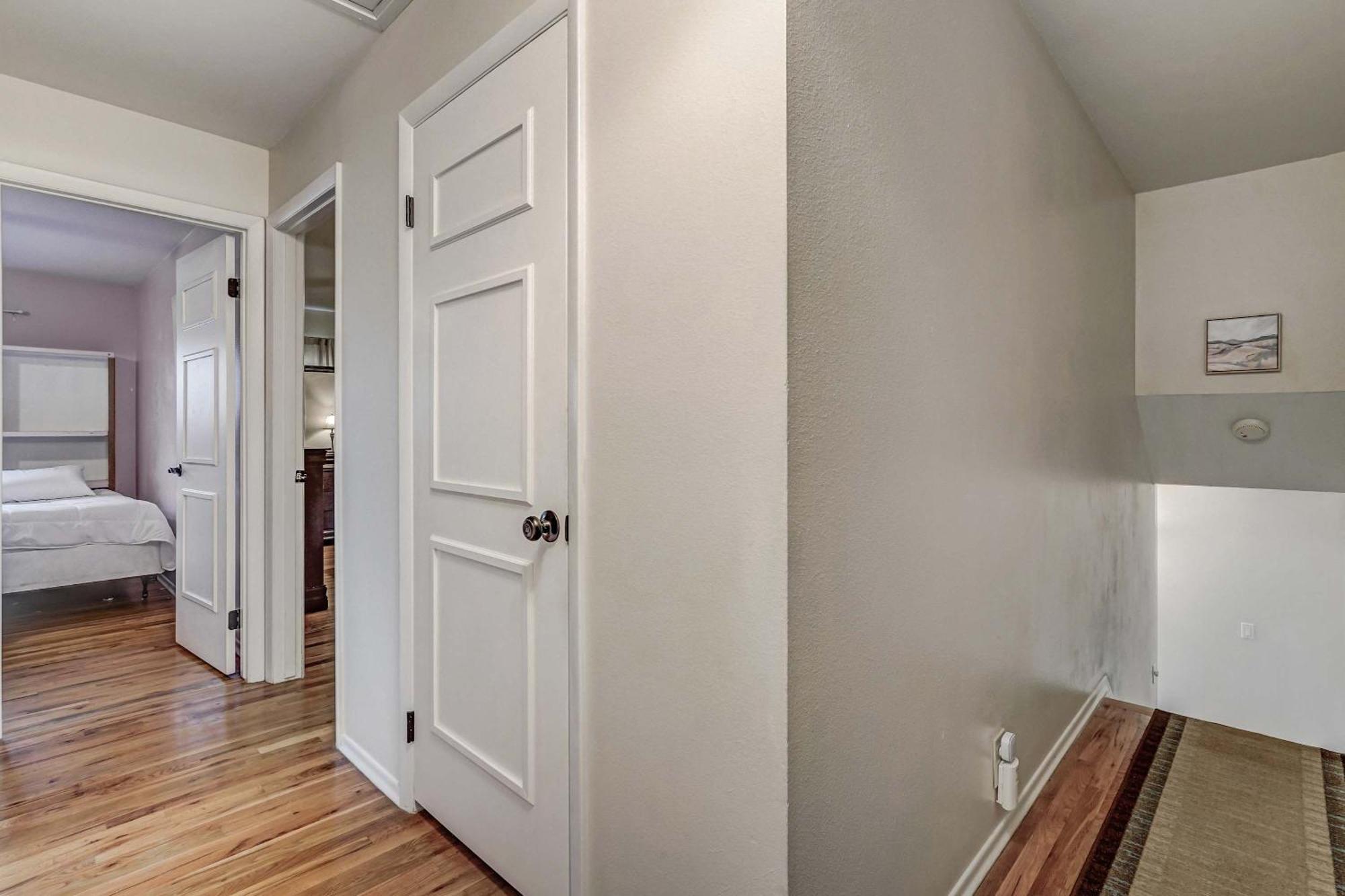 3 Bedroom Minutes Away From Garden Of The Gods Holiday home Colorado Springs