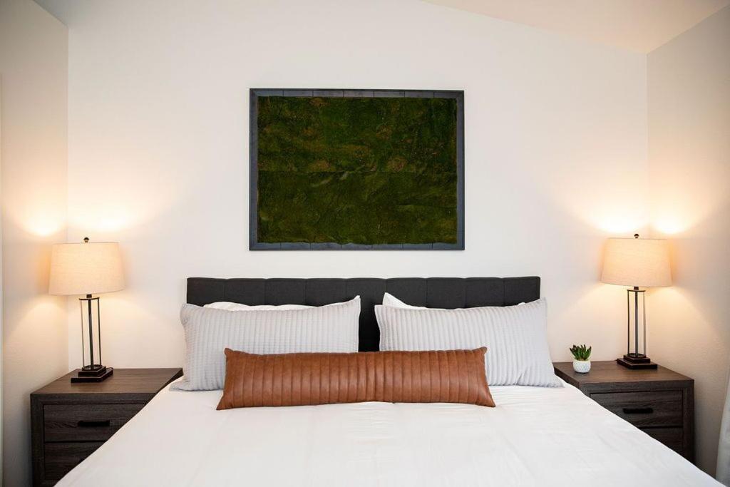Cozy With Office, Patio & Hot Tub Holiday home Colorado Springs