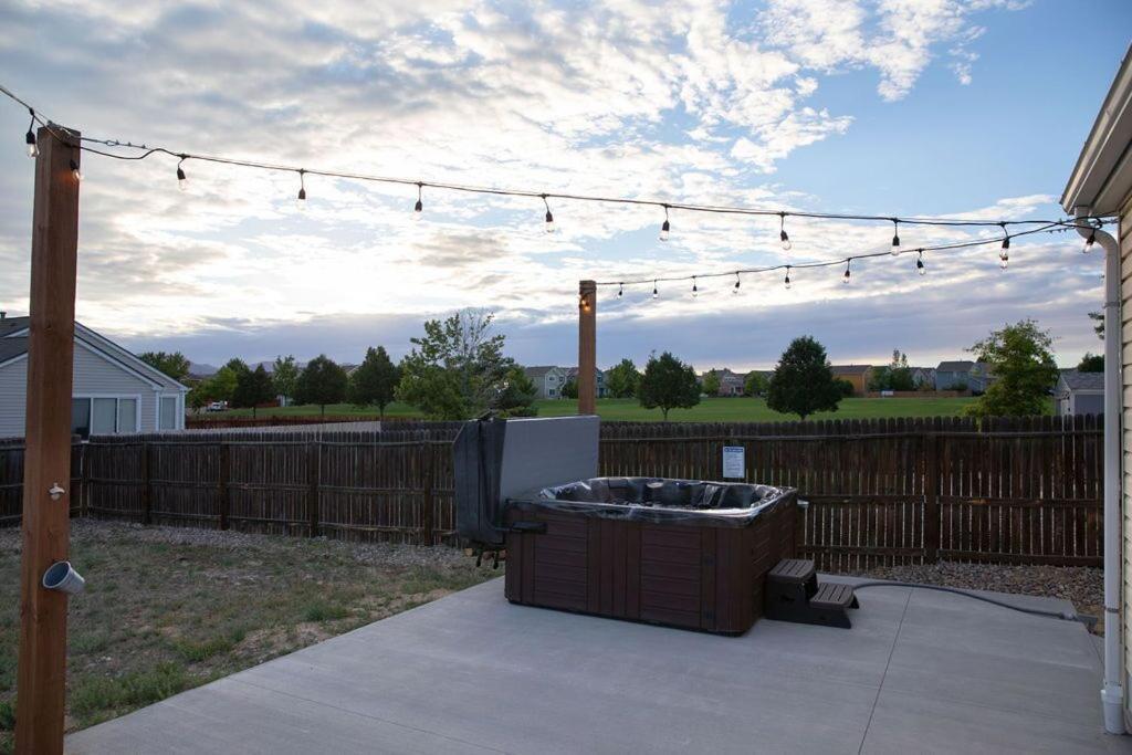 Cozy With Office, Patio & Hot Tub Holiday home
