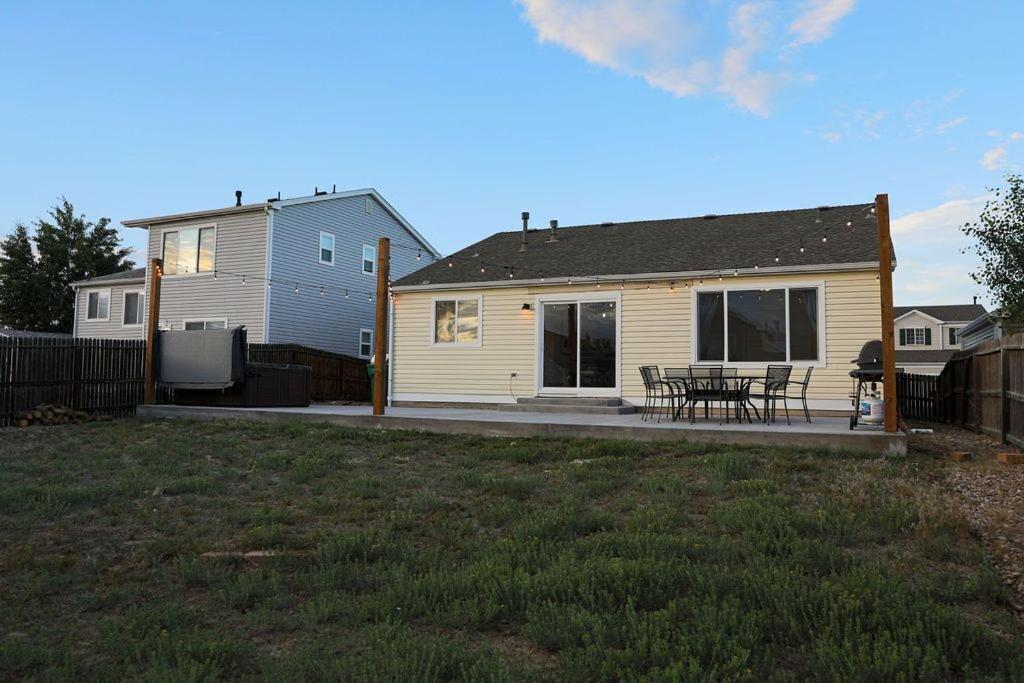 Cozy With Office, Patio & Hot Tub *