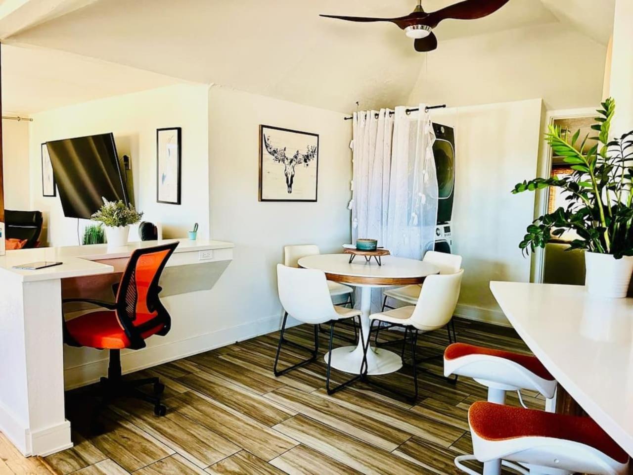 565B) Large 3 Bedroom With Hot Tub