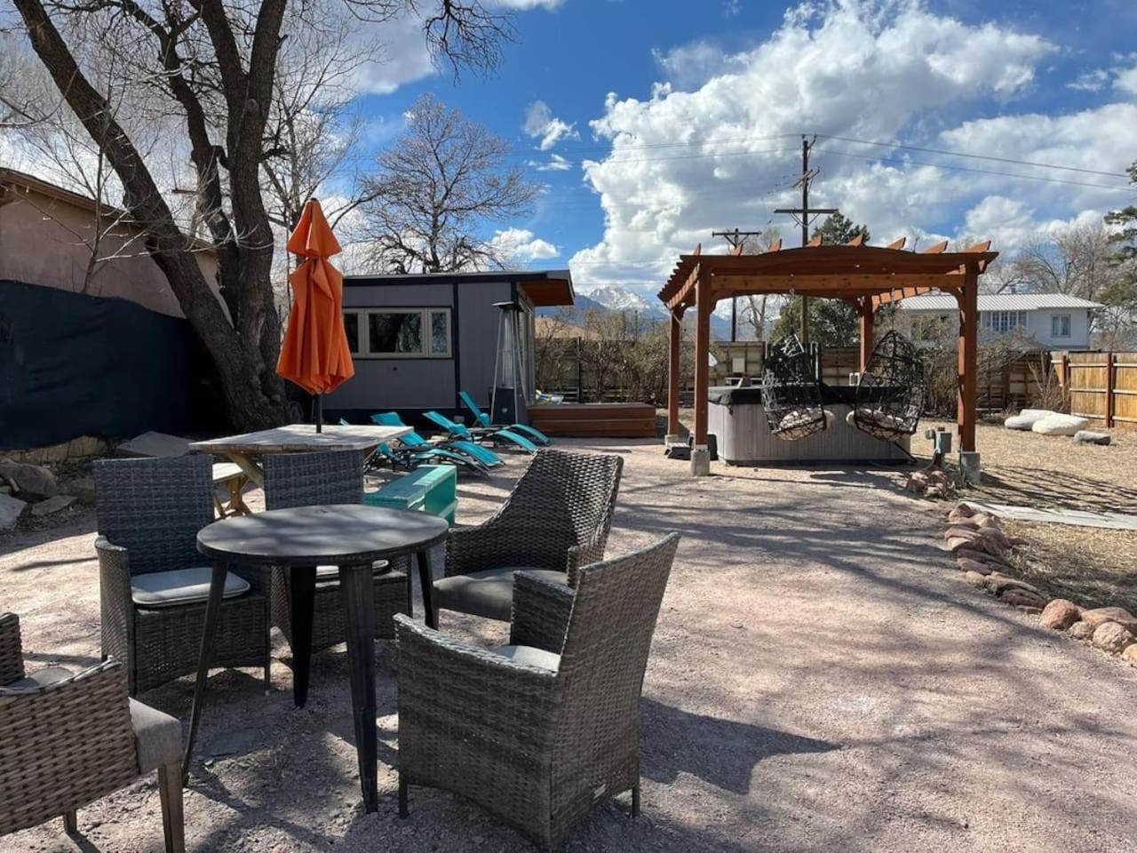 565B) Large 3 Bedroom With Hot Tub * Colorado Springs