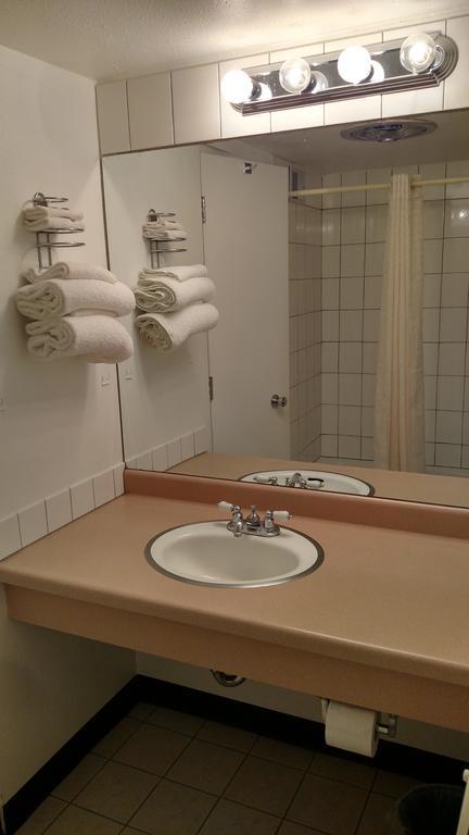 Modern 2* Colorado Springs