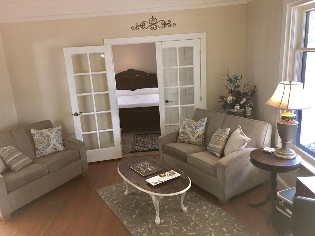 The Neva Inn, Holiday home