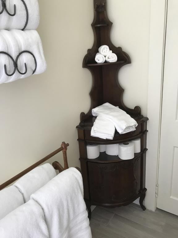 The Neva Inn, Holiday home *